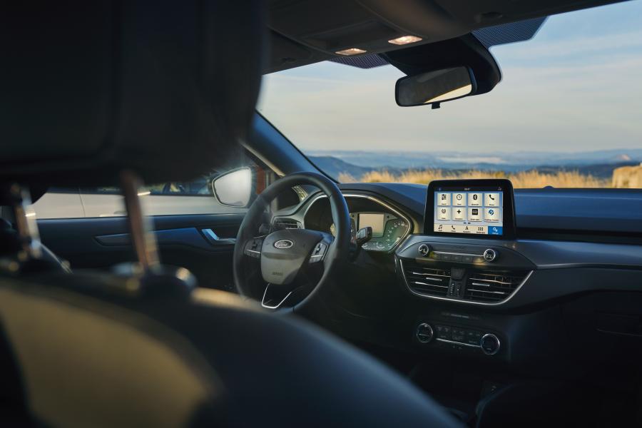 Интерьер Ford Focus Active Wagon 2018 года  (WW) (фото 11 из 49)